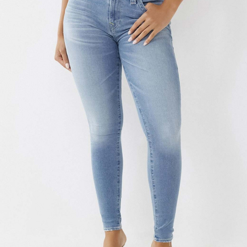 Women Blue Lean Skinny Fit Low Distress Light Fade Jeans